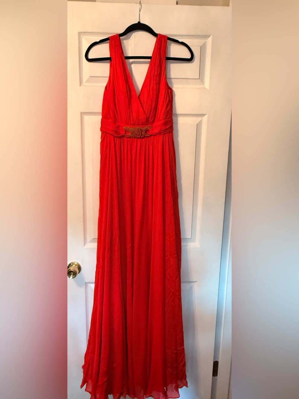 Badgley Mischka. Sleeveless V-Neck Evening Gown with Decorative Waist